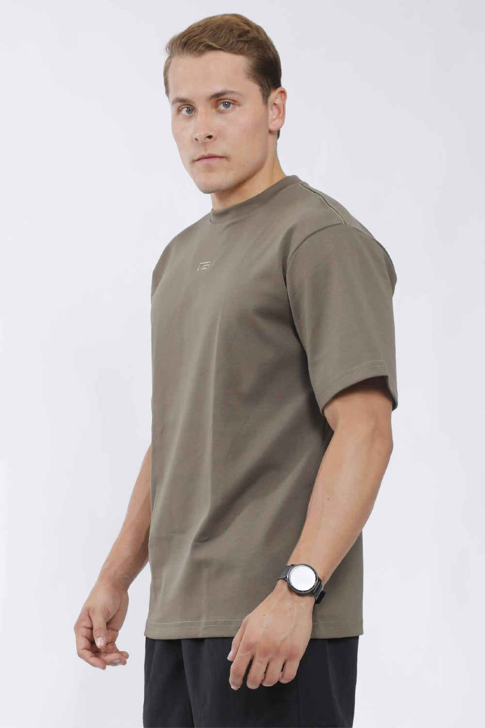 Camisa oversize hombre verde oliva – UF Sport (foto 2 de 3)