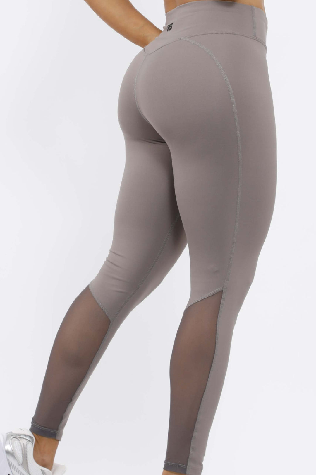 CONJUNTO-DEPORTIVO-MUJER-LEGGINS GRIS-TOP NEGRO LD- 859 GRIS TC- 224 NEGRO
