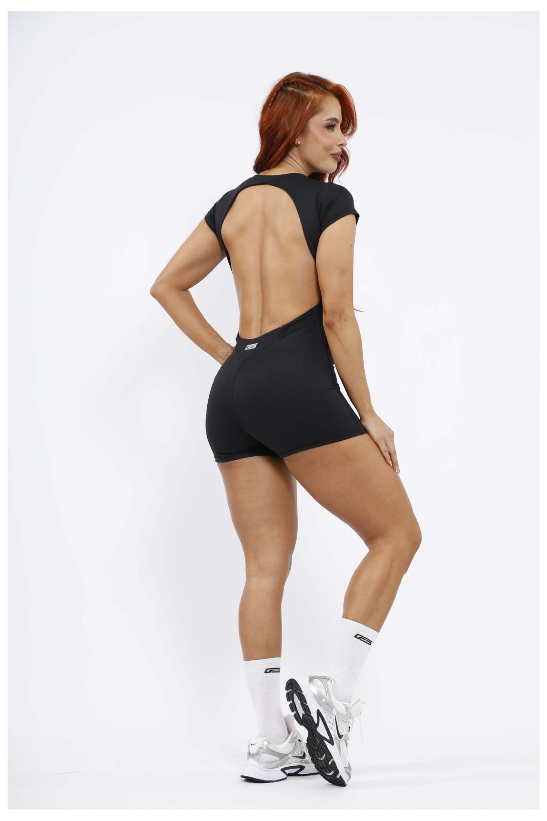 ENTERIZO CORTO DEPORTIVO MUJER NEGRO ENT-067 NEGRO