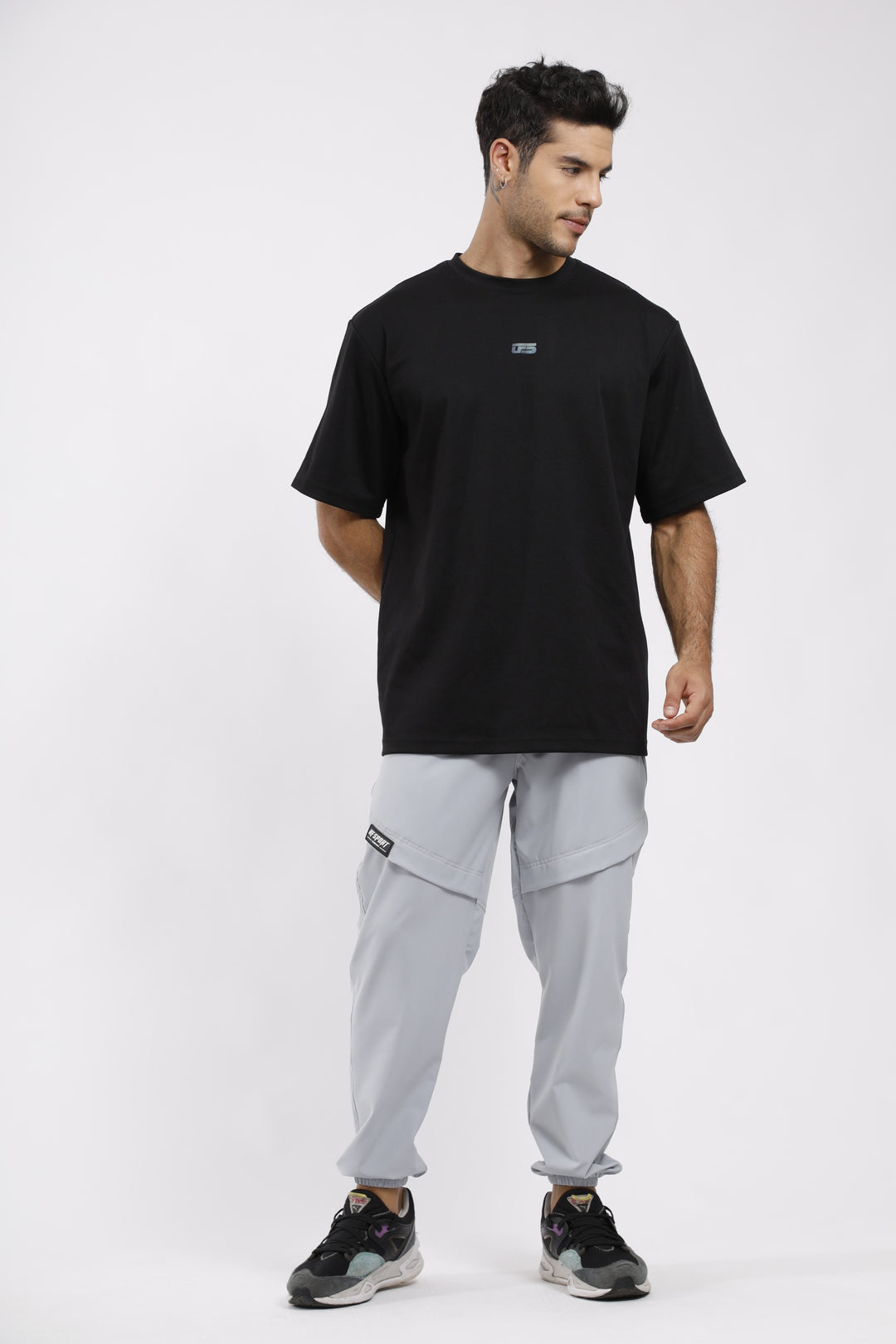 CAMISA OVERSIZE NEGRA
